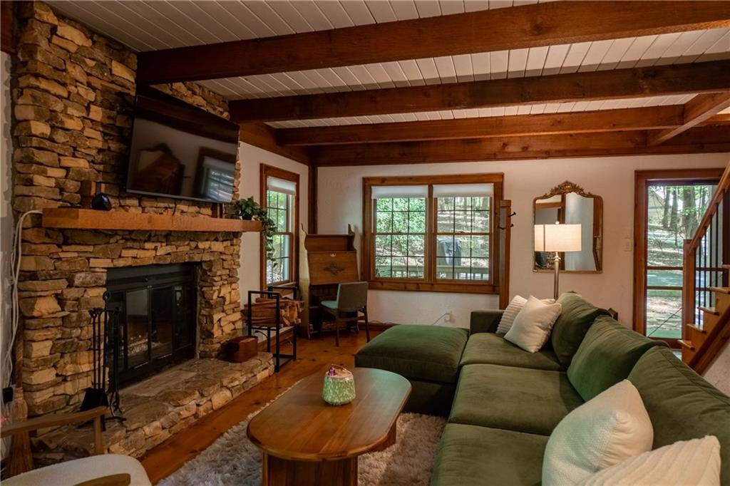 110 Sleeping Fawn Knoll