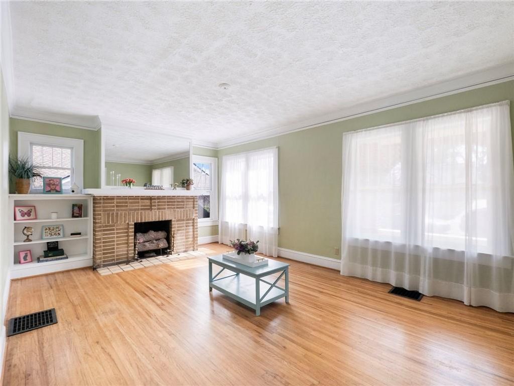 Photo of 1391 Jefferson Avenue, Atlanta, GA 30344 (MLS # 7717976)