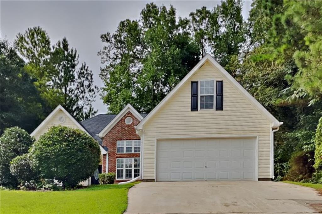 Charming 3 bed, 2 bath, 1,893 sqft home in Snellville! Open kitchen concept with updated counters and a spacious living room. Primary suite with attached bathroom. Spacious backyard, great for gatherings! Pets accepted on a case by case basis. Additional admin fees apply. The Fireplace is decorative. Schedule your showing today! This home is as-is.
LEASE TERM:1-2 years
This home may be located within a Homeowners Association (HOA) community. If so, residents will be responsible for adhering to all HOA rules and regulations. Please contact your agent or landlord's agent for more information.