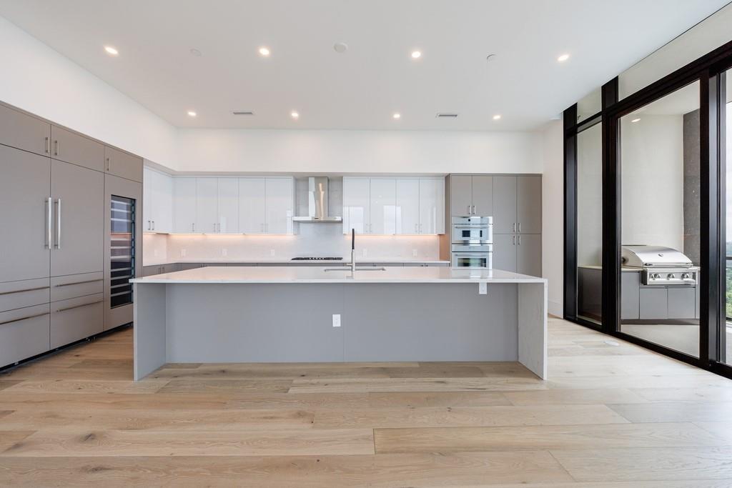 2425 Peachtree Road 1806