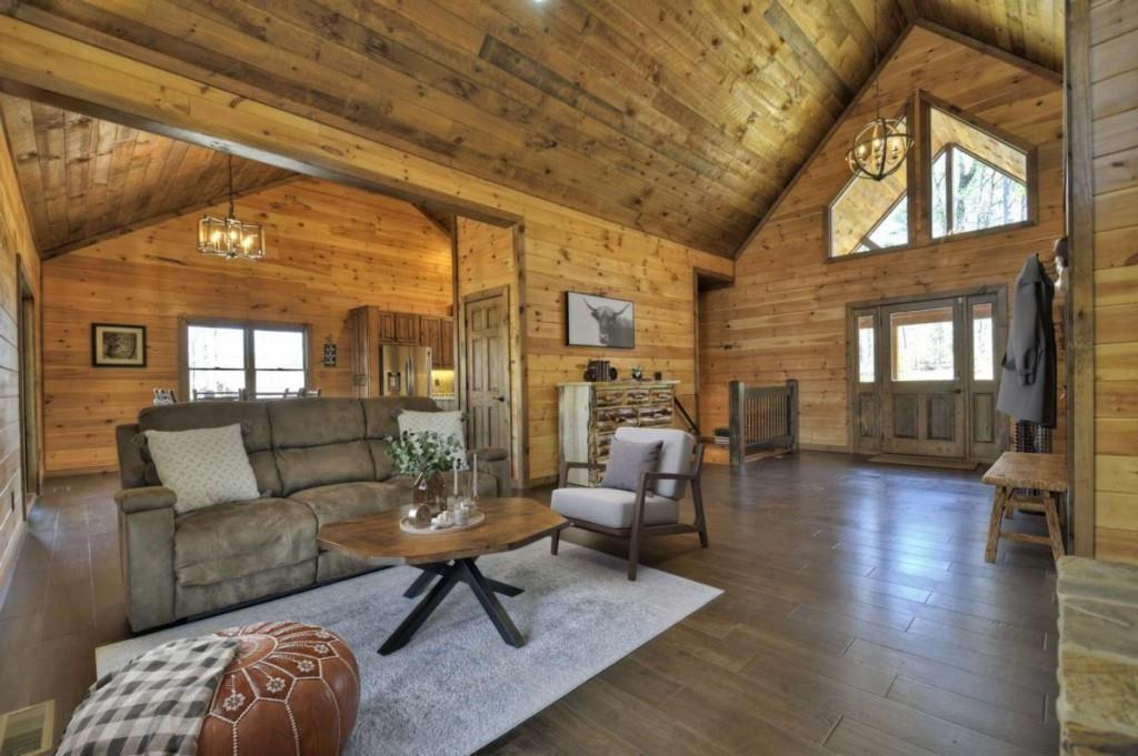 658 Highland Gap