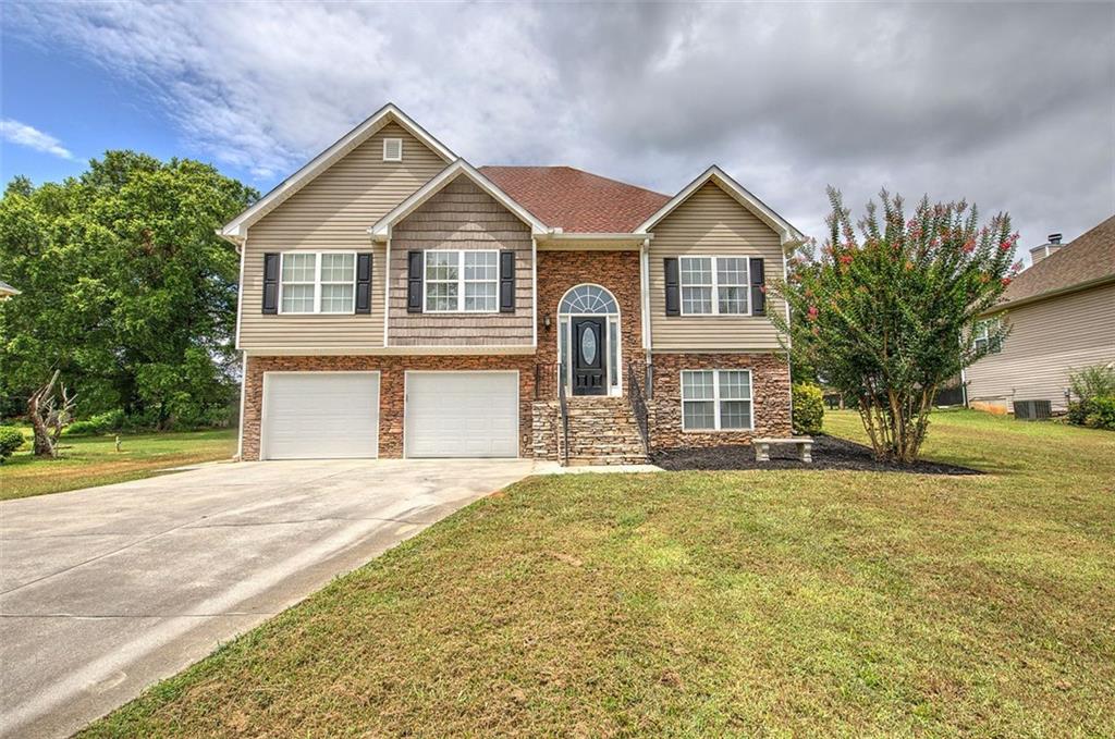 105 WOODBERRY Drive SE