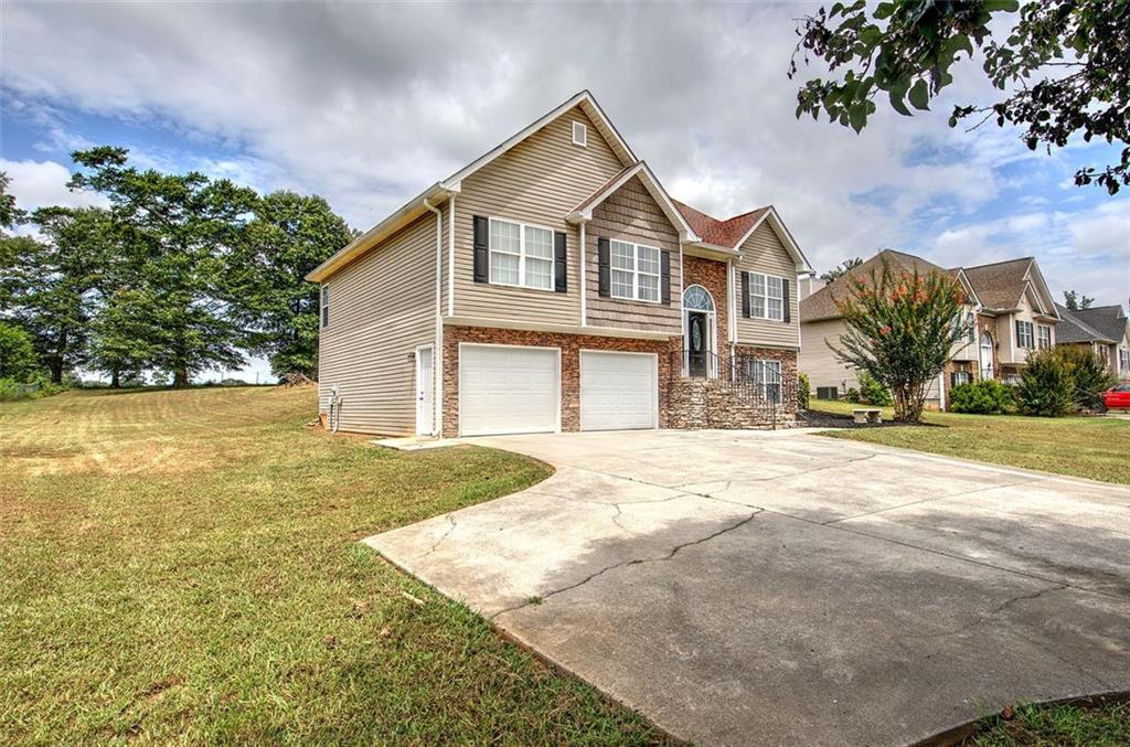105 WOODBERRY Drive SE