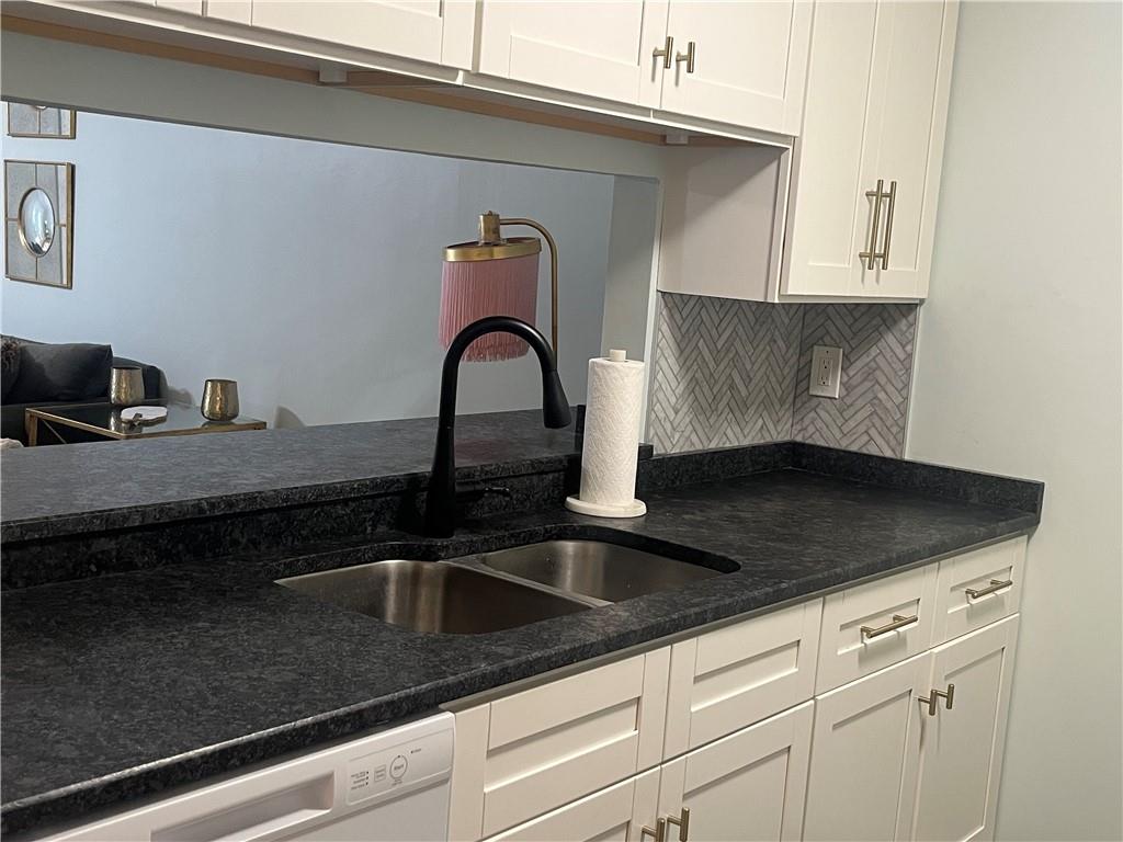 3655 Habersham Road NE B 352