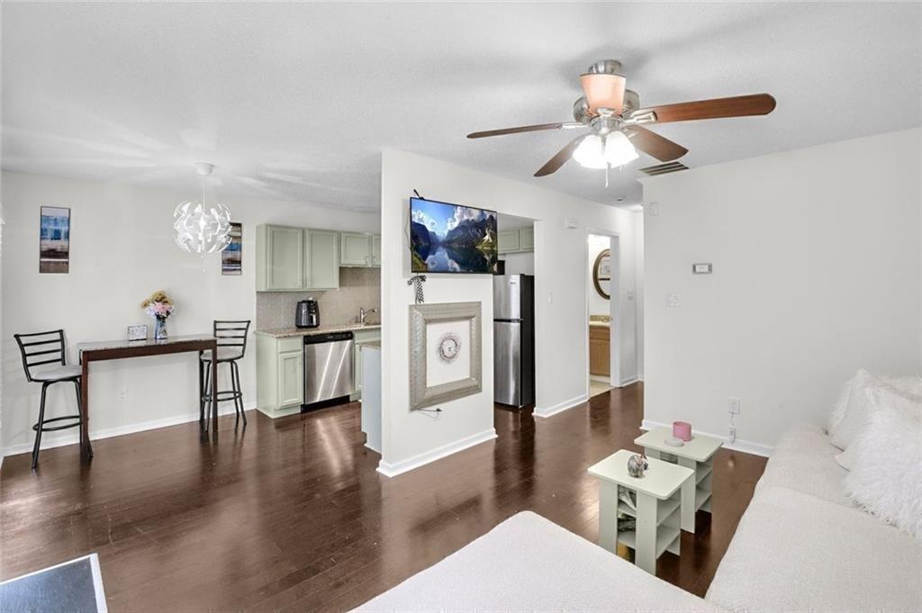 PARKVIEW COMMONS - Residential