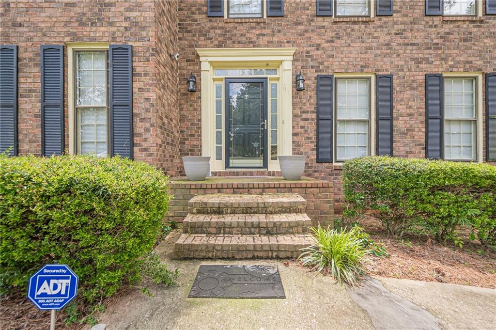 2056 Plantation Road
