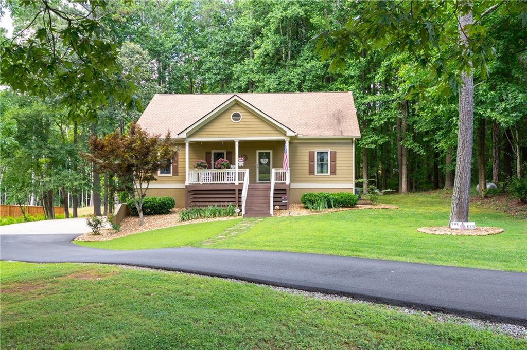 325 Harris Loop