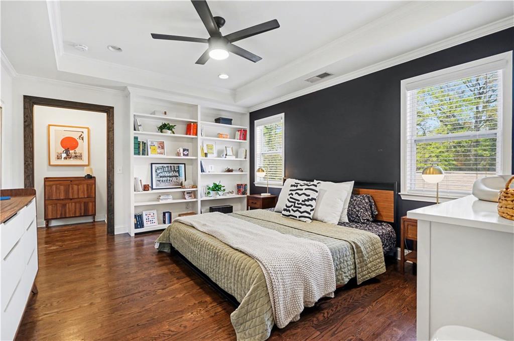 2435 Crestview Avenue