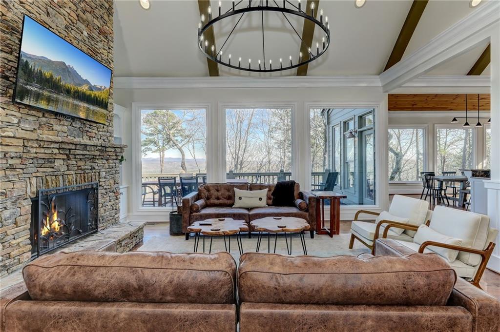 1492 Mcelroy Mountain Drive