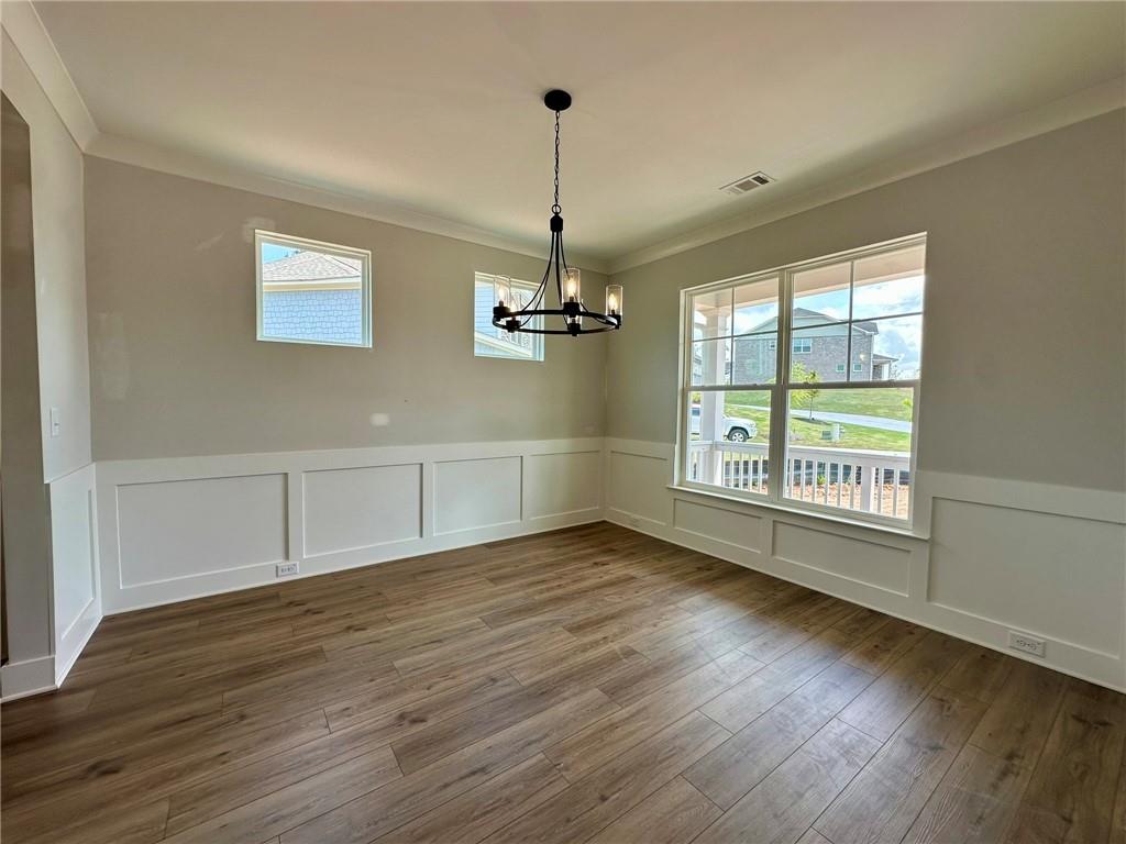 6816 Cambridge Drive, Flowery Branch, Georgia image 4