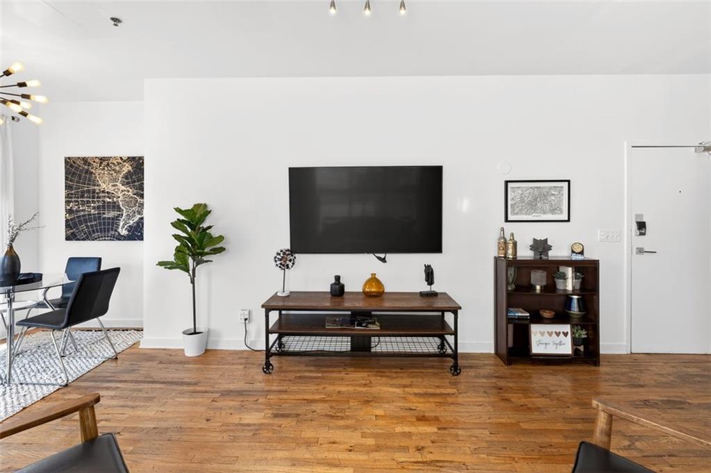 238 Walker Street SW 23