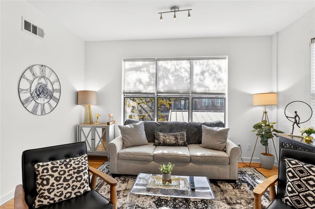 238 Walker Street SW 23