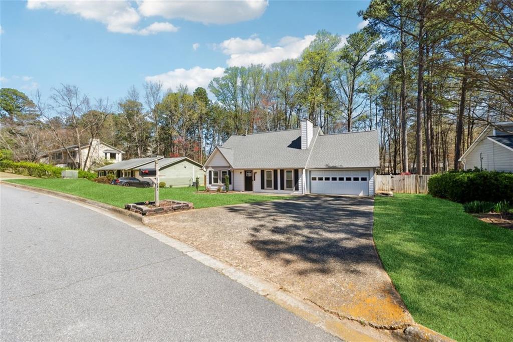 10245 Old Woodland Entry, Alpharetta, Georgia image 2