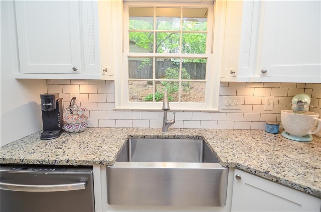 1438 Ridgeland Court, Lilburn, Georgia image 11