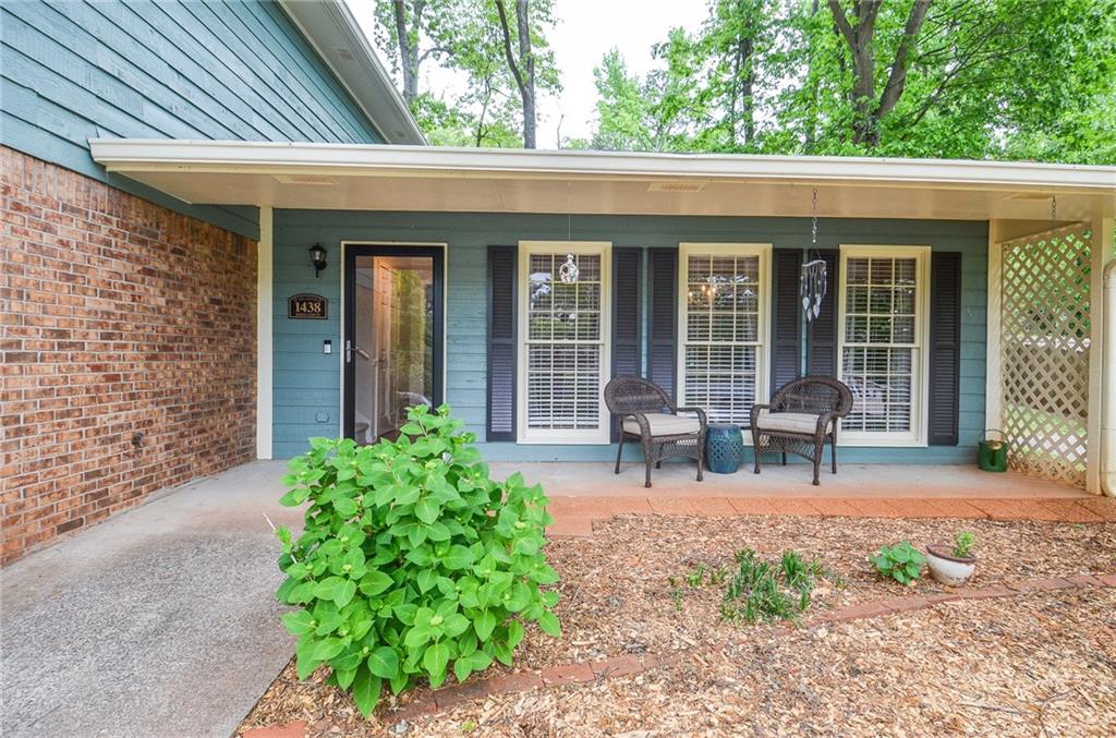 1438 Ridgeland Court, Lilburn, Georgia image 2