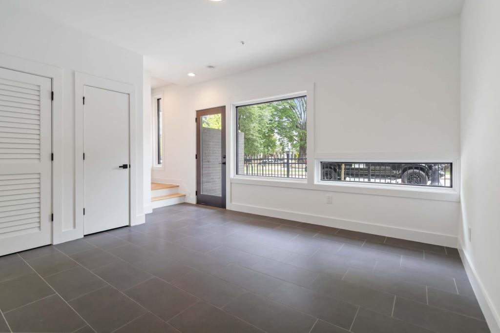 367 Parkway Drive NE 4