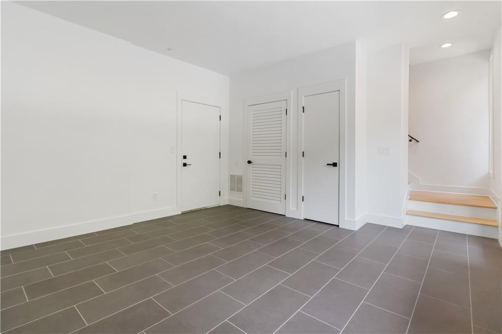 367 Parkway Drive NE 4