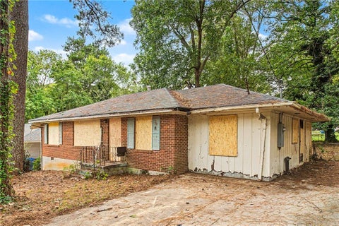 Homes For Sale - 2411 Baywood Drive<br/> Atlanta, GA 30315