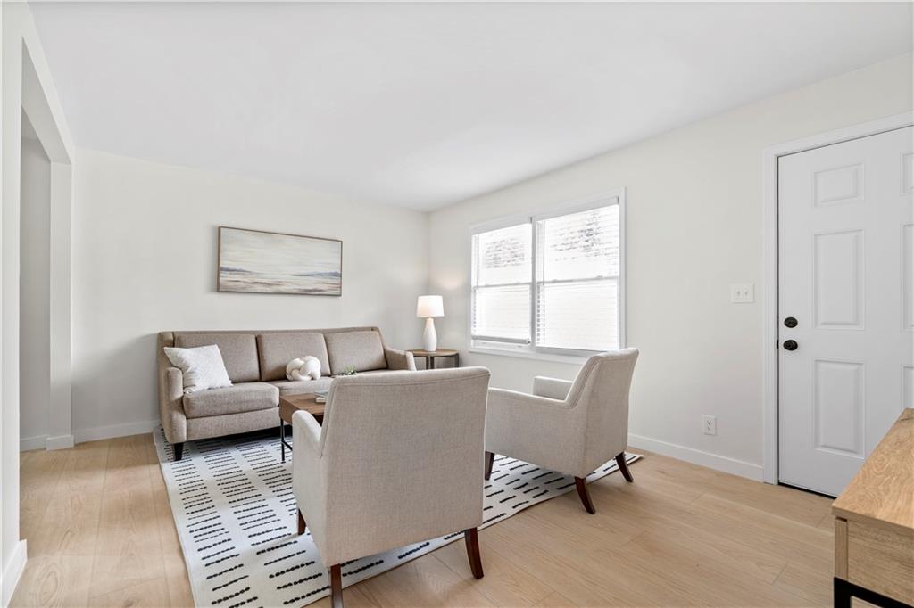 16 Barnesdale Way NE