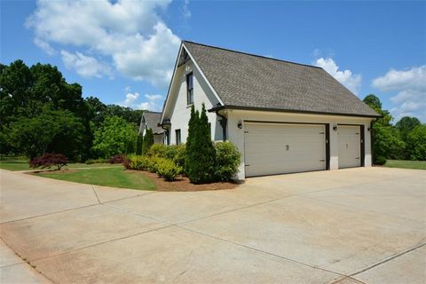 A home in Dawsonville