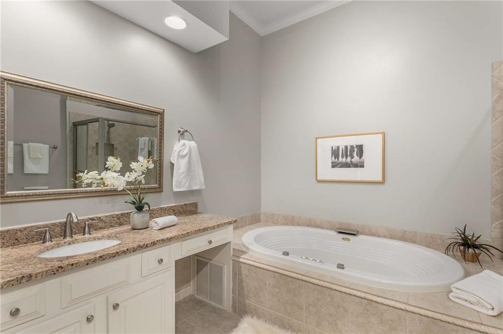 612 Vinings Estates Drive #B12, Smyrna, Georgia image 19