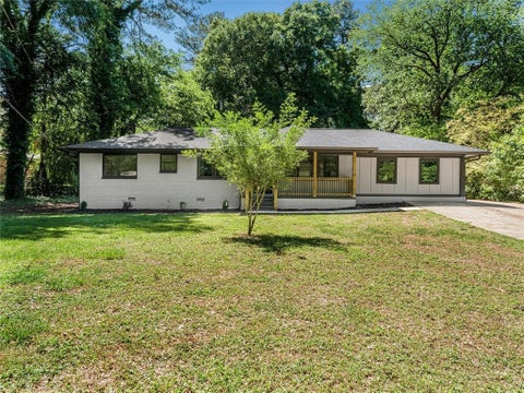 Homes For Sale - 5572 Andrew Drive<br/> Mableton, GA 30126