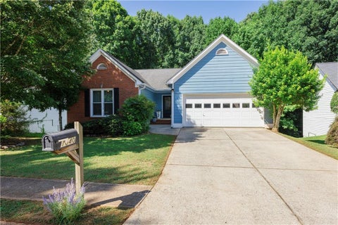 Homes For Sale - 1040 Hillary Lane<br/> Gwinnett County, Lawrenceville, GA 30043