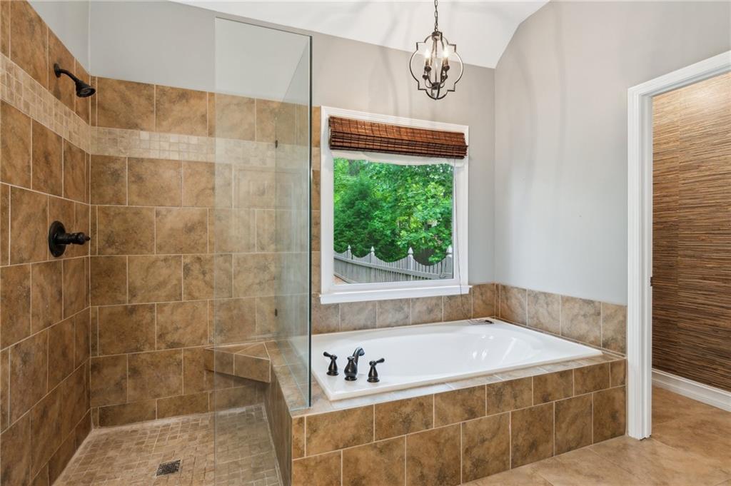 2437 Camden Lake View NW