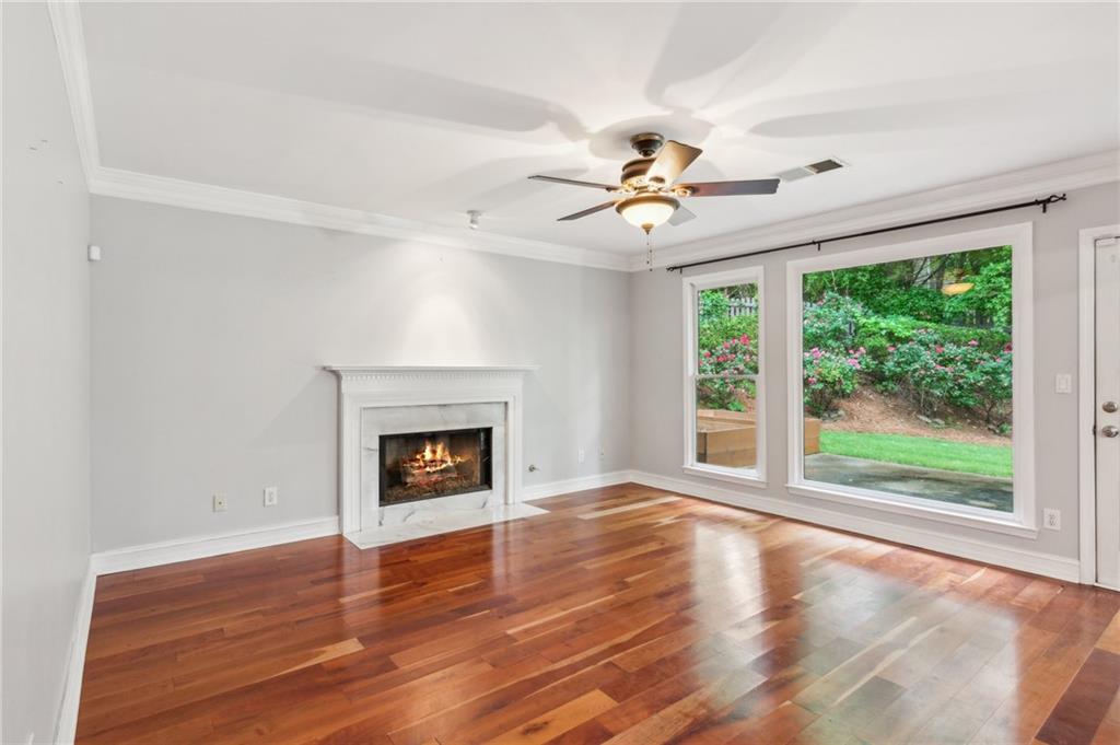 2437 Camden Lake View NW