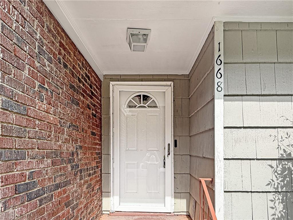 1668 Laurelwood Drive SW