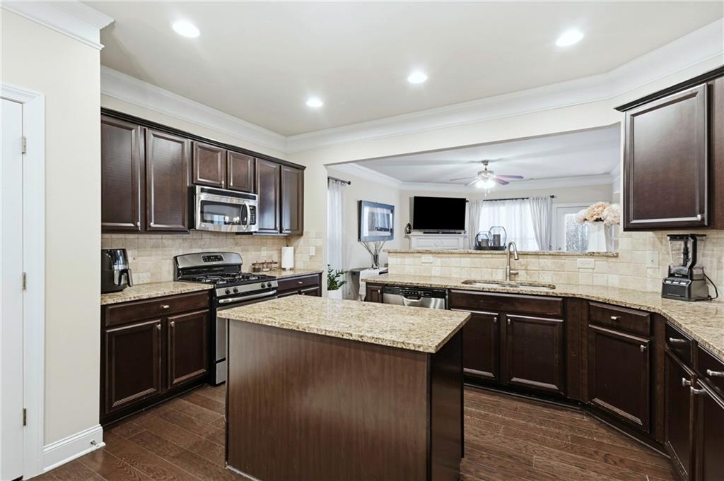 6210 Crested Moss Drive