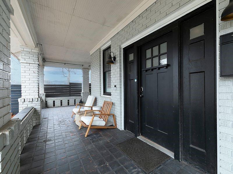 563 Parkway Drive NE