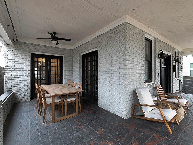 563 Parkway Drive NE