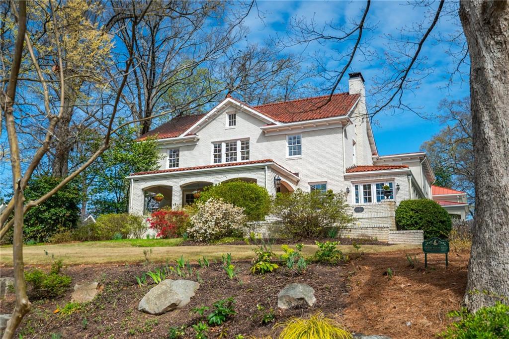 1196 Fairview Road NE