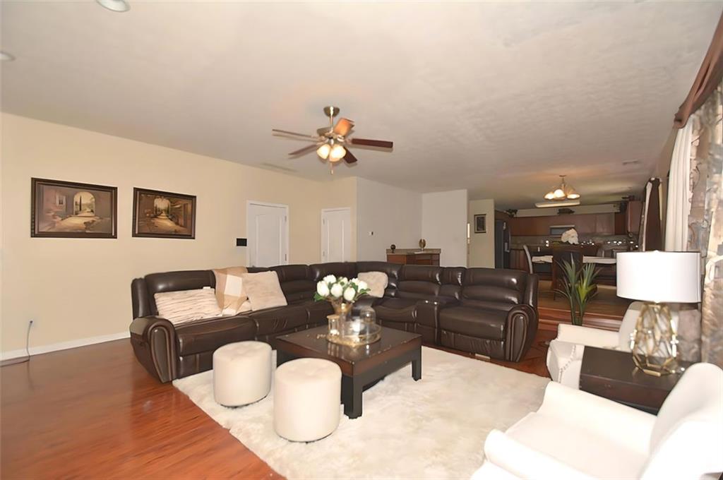 1404 LITTLE HAMPTON Drive