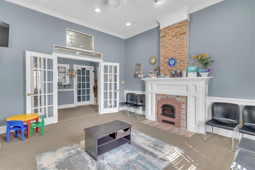 1373 E CLEVELAND Avenue