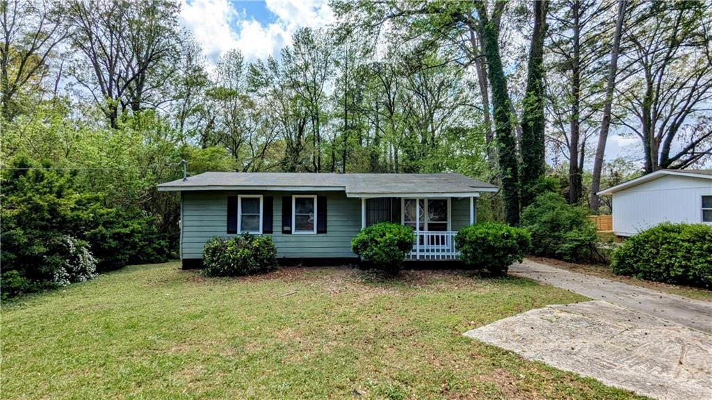 Cute 3 bedroom 1 bath ranch home. Ample natural light throughout with large windows. Great private backyard and covered front porch. Agents: Please read private remarks/look at the offer guidelines in docs before calling, it should answer all questions you have.