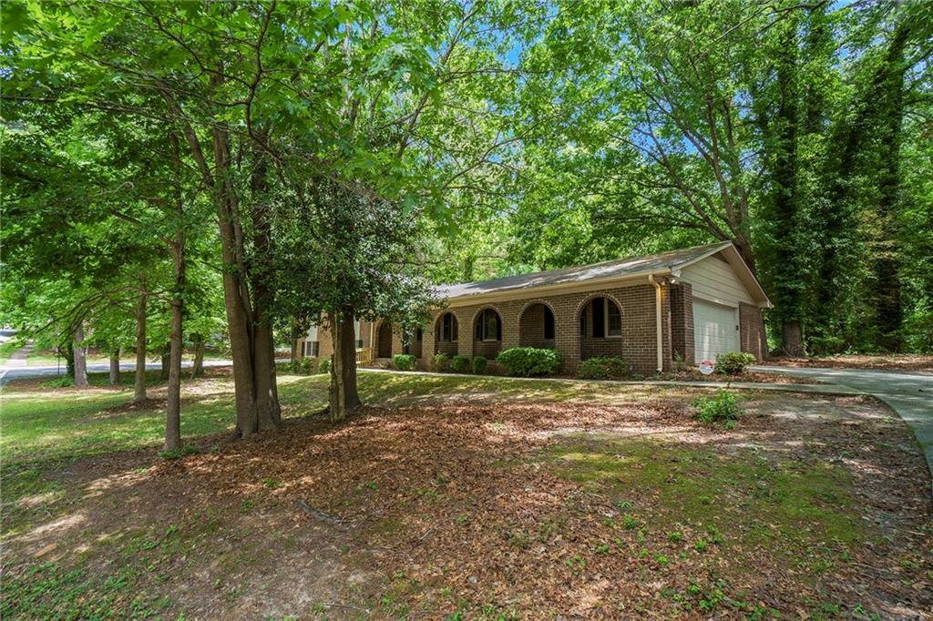 2544 PEYTON WOODS Trail SW