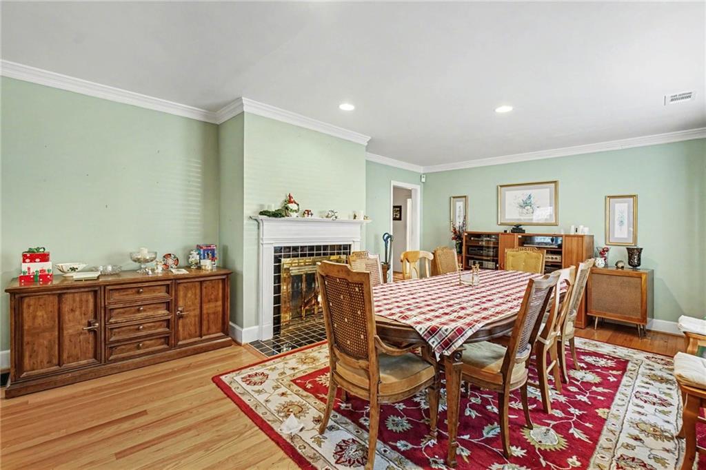 2088 E Roxboro Road NE