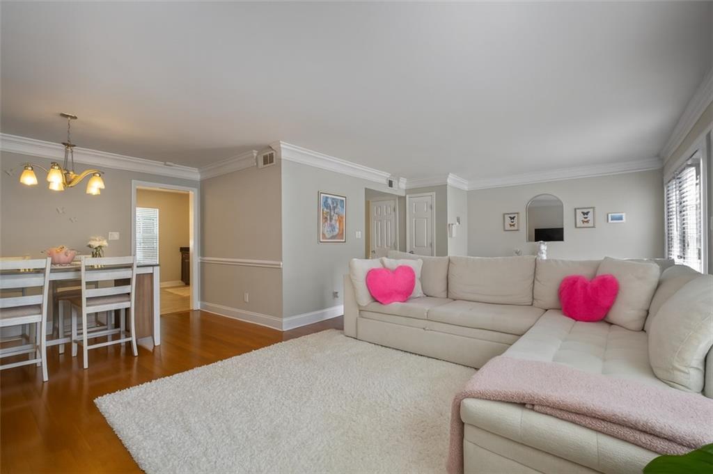 6980 Roswell Road A8
