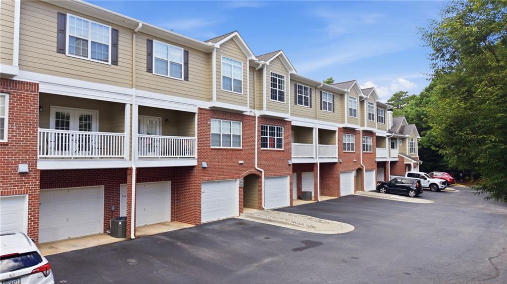 5110 Woodland Lane