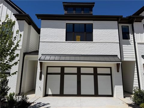 Townhouse For Sale - 4175 Millstone Park Lane<br/> Gainesville, GA 30504
