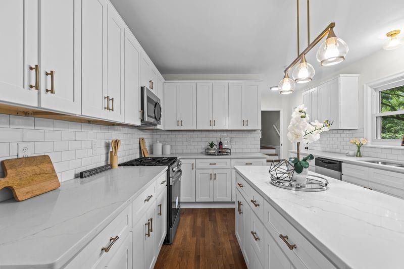 25 Lakeshore Drive