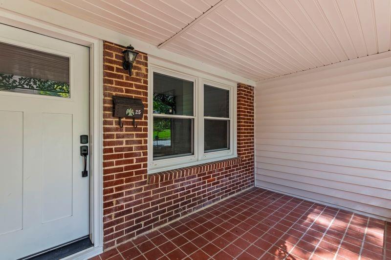 25 Lakeshore Drive