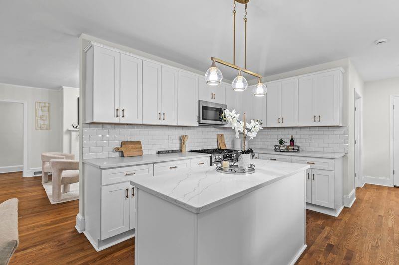25 Lakeshore Drive