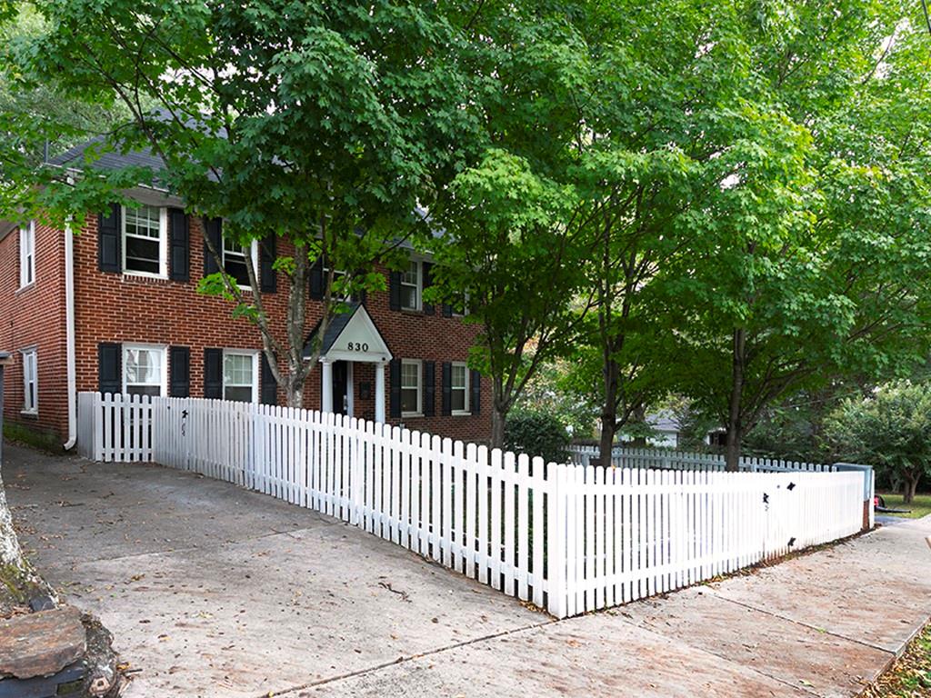 830 Barnett Street NE 5