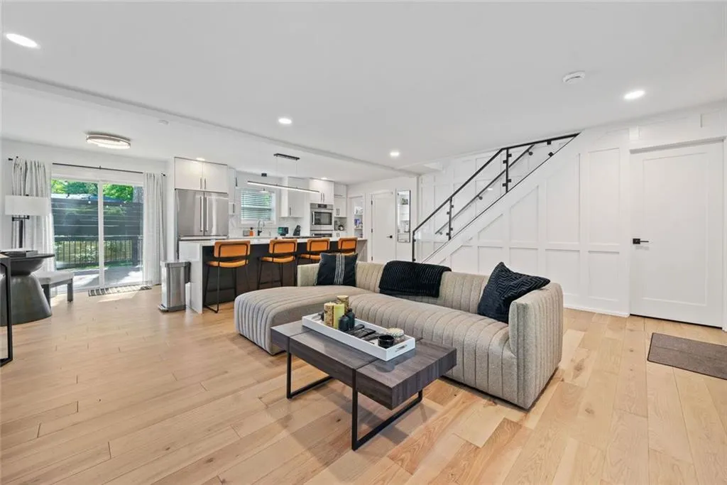 Atlanta, Georgia 30311, United States, 4 Bedrooms Bedrooms, ,4 BathroomsBathrooms,Residential,Active,133731