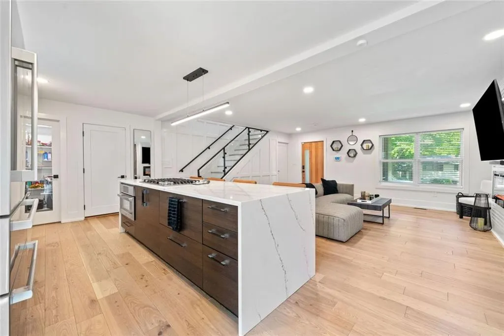 Atlanta, Georgia 30311, United States, 4 Bedrooms Bedrooms, ,4 BathroomsBathrooms,Residential,Active,133731