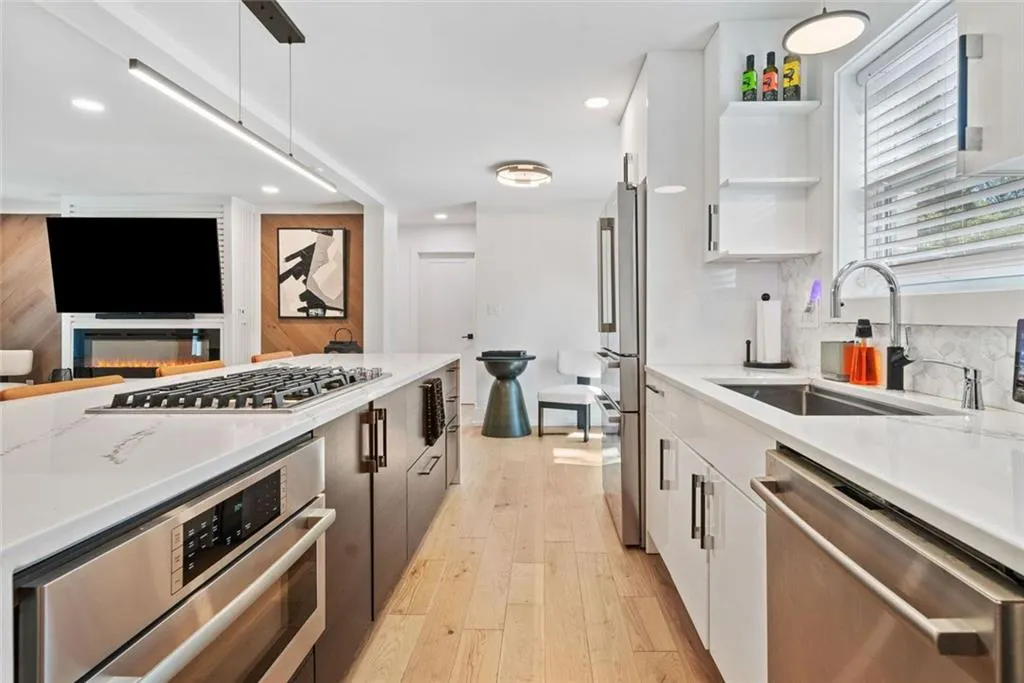 Atlanta, Georgia 30311, United States, 4 Bedrooms Bedrooms, ,4 BathroomsBathrooms,Residential,Active,133731