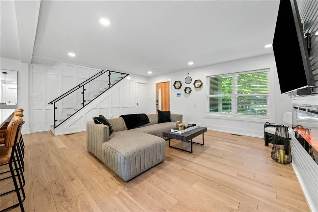 Atlanta, Georgia 30311, United States, 4 Bedrooms Bedrooms, ,4 BathroomsBathrooms,Residential,Active,133731